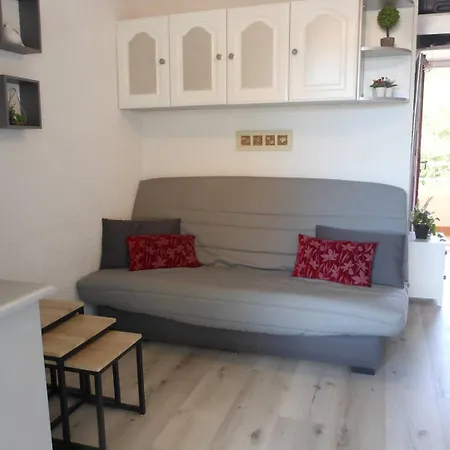 Lejlighed Appt 2 Pieces 21m2 + Loggia 7m2 Ref 4035 *