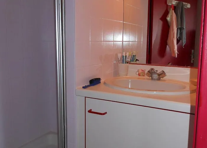 Lejlighed Appt 2 Pieces 21m2 + Loggia 7m2 Ref 4035 Le Castellas