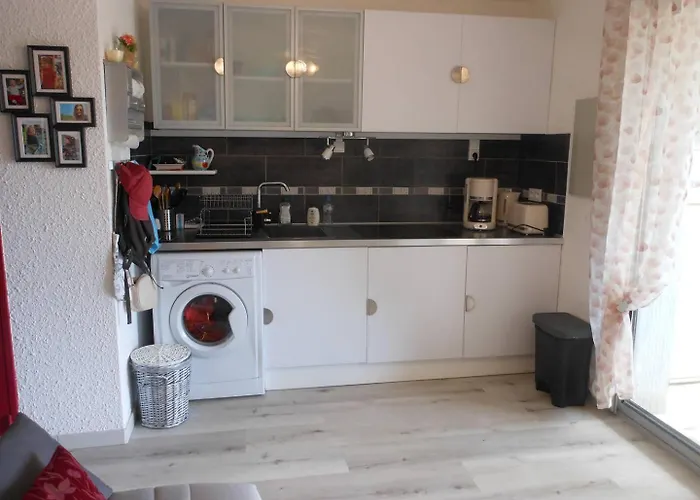 Appt 2 Pieces 21m2 + Loggia 7m2 Ref 4035 Lejlighed